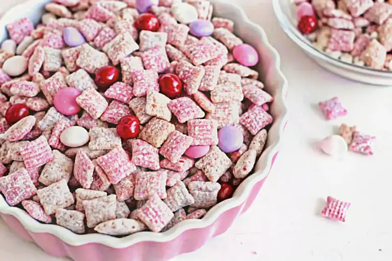 Easy Festive Valentine’s Day Muddy Buddies – Quick Chex Mix Snacks for Holiday Treats