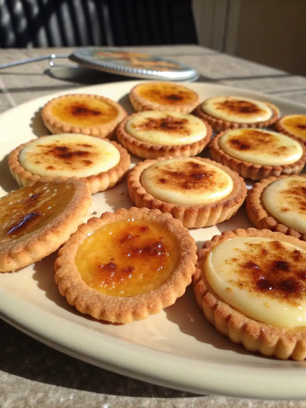 A delicious plate of Creme Brûlée Cookies